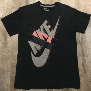Nike Black Grey Pink Short Sleeve T shirt size L